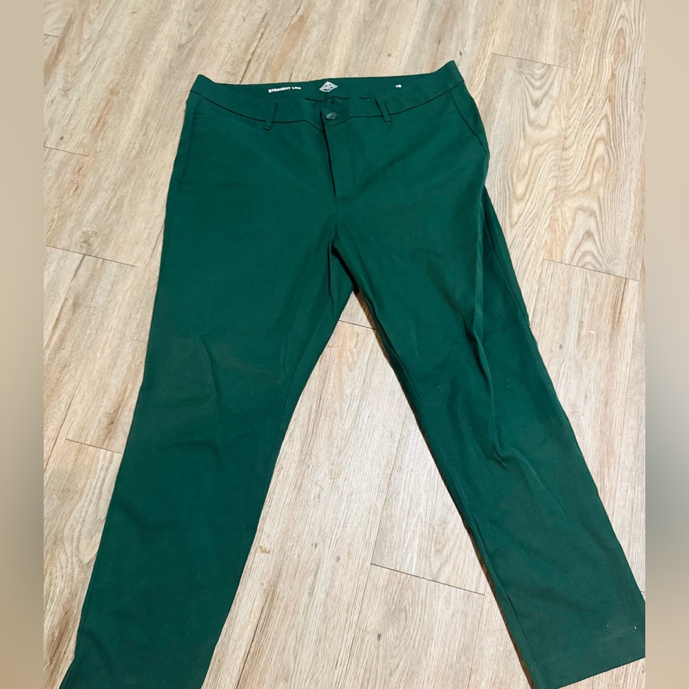🔥$10 FINAL PRICE🔥 St. John's Bay Emerald Green Straight Leg Pixie Pants💛 - Picture 6 of 7